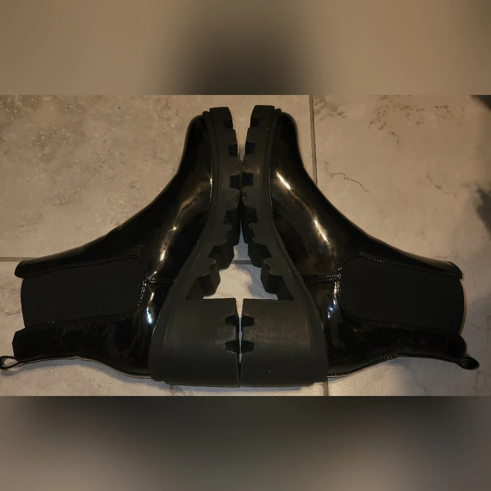 JustFab‎ Roonie Black Faux Patent Leather Chelsea Boot Sz 7